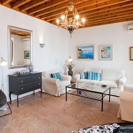 Villa Lindos 외부 사진