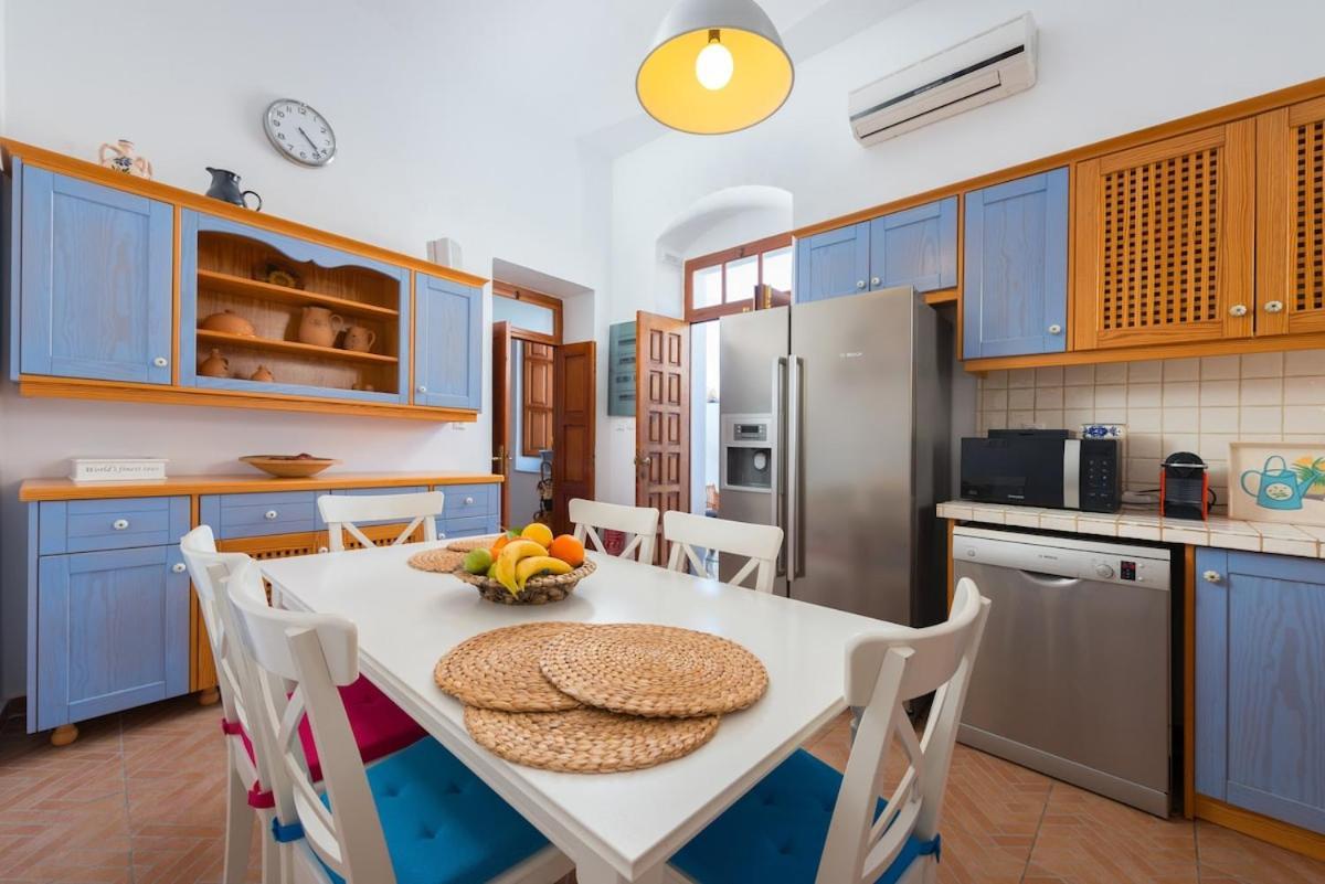 Villa Lindos 외부 사진