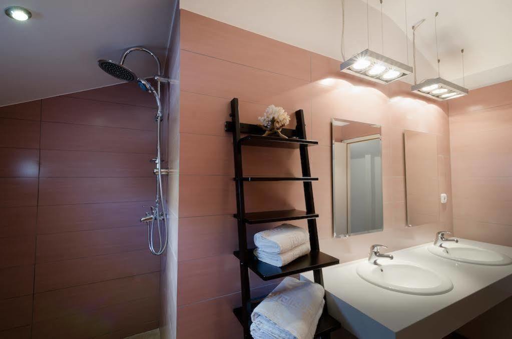 Villa Lindos 외부 사진