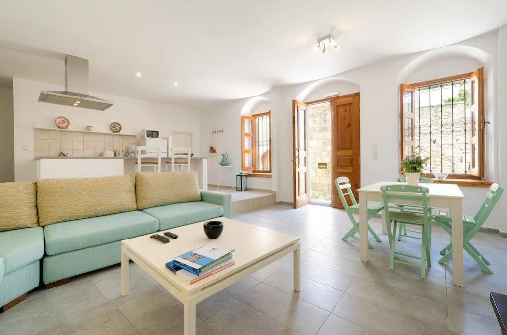 Villa Lindos 외부 사진